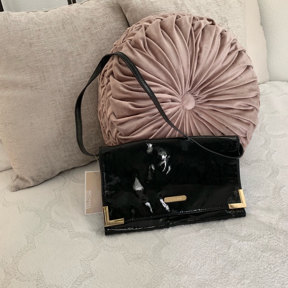 MICHAEL KORS clutch ✨